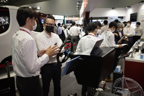 日本横滨汽车工程展览会展会现场图片