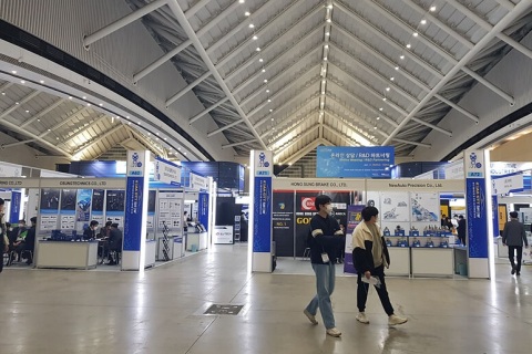 韩国汽车工业和全球运输技术展展会现场图片