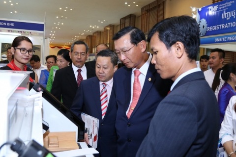 柬埔寨金边纺织面料展览会展会现场图片