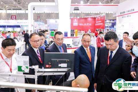 大湾区国际智能鞋机鞋材展览会展会现场图片