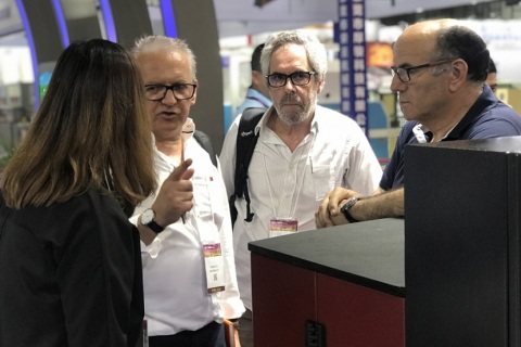 东莞国际流行面辅料及纱线展览会展会现场图片
