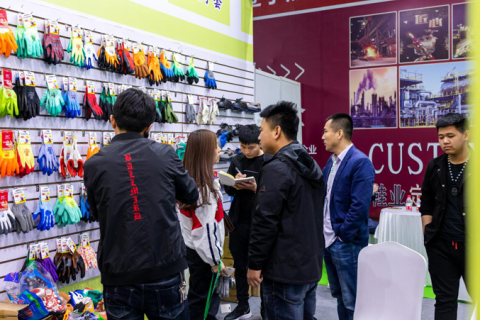 东北沈阳校服园服与职业服装定制博览会展会现场图片