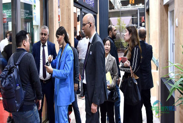 欧亚玻璃展推无接触体验