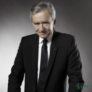 LVMH集团阿尔诺重申蒂芙尼雄心，警示中东风险